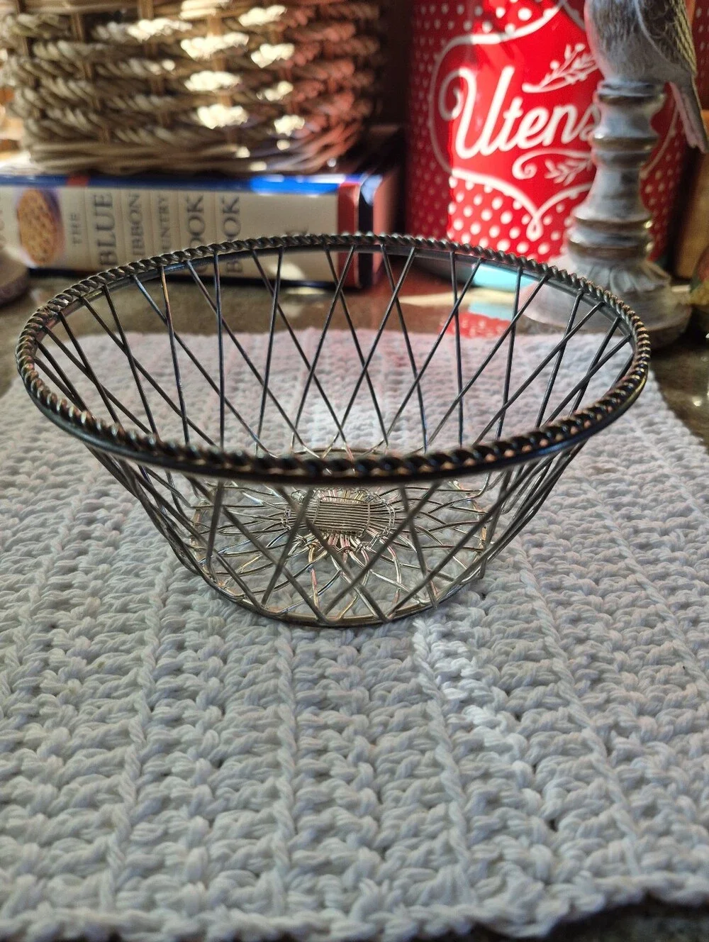 🌿5/$25 Vintage Small Metal Silver-Plated Woven Basket